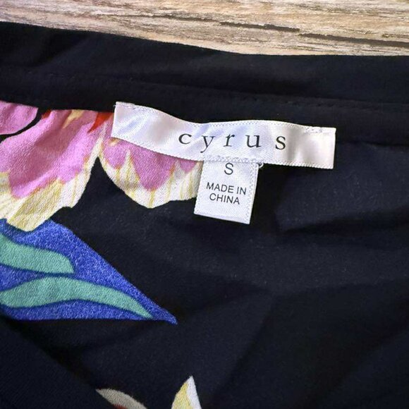 Cyrus Festive Colored Blouse/Tunic - Picture 5 of 7